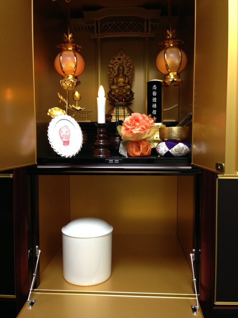 お仏壇型の納骨壇とは | 名古屋のお墓・納骨堂選びをサポート｜万松寺瑞雲閣ブログ