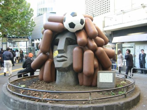 渋谷のモヤイ像はサッカー風にイメチェンされたことがある