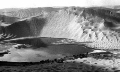 lake-and-megadune-at-Badain-Jaran-Desert.jpg