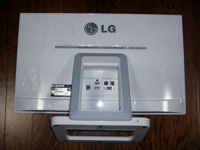 LGの10点マルチタッチ液晶モニター『23ET83V-W』が30,000円を切る 